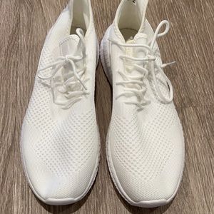Men’s White Tennis Shoes (New)